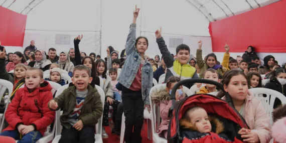 Hansel ile Gretel Bursa'da Osmangazili çocuklar için sahnelendi haberi