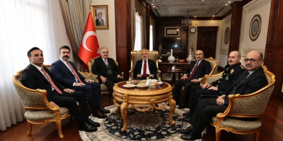 İçişleri Bakan Yardımcısı Bursa'da… Valilikte halef-selef buluşma haberi