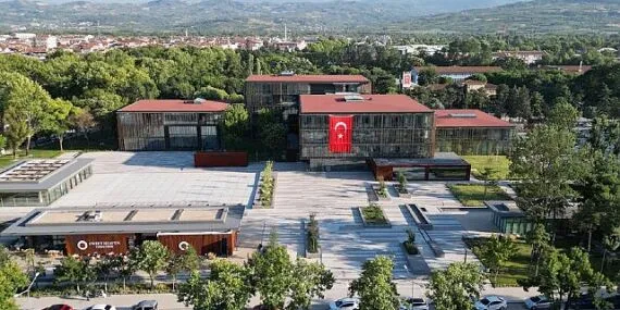 İnegöl Belediyesi Yeni Hizmet Binasıyla Türkiye’de Bir İlke İmza Attı haberi