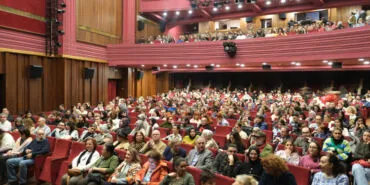 Işıl Yücesoy’un müzikli oyunu ‘İzninle’ Bursa’da sahnelendi haberi