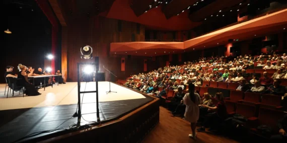 İstanbul Bakırköy'den tiyatroseverlere müjde!