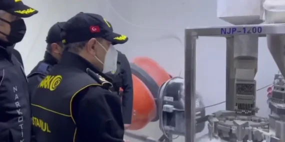 İstanbul'da milyonlarca uyuşturucu hap ele geçirildi… Narkokapan-7'de 11 gözaltı! haberi