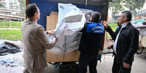 İzmir Bornova’da viyadükaltı pazaryerine düzenleme haberi