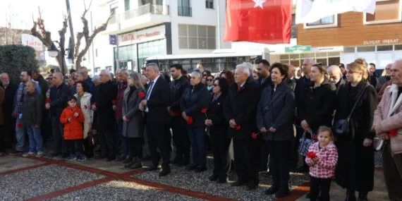 İzmir Güzelbahçe'de Uğur Mumcu büstü ve ismiyle yaşatılıyor haberi