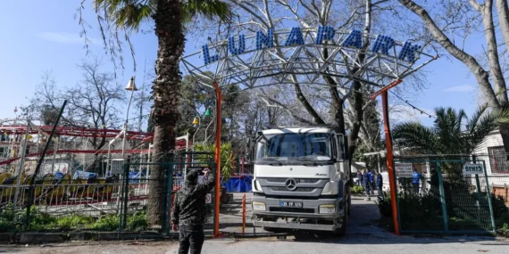 İzmir Lunapark'ta tahliye işlemleri başladı haberi