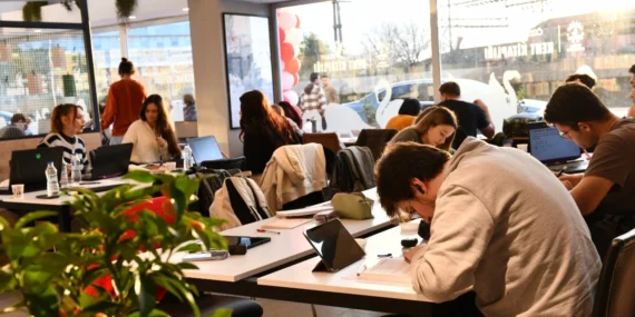 İzmir'de Kent Kitaplığı'na yoğun ilgi haberi