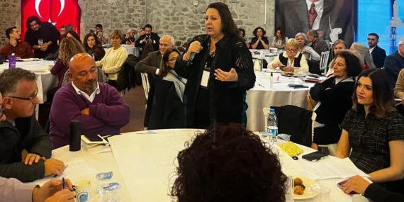 İzmir’den “Nitelikli ve Çağdaş Eğitim Çalıştayı” haberi