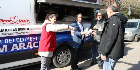 İzmit Belediyesi, Köprübaşı Camii cemaati ile buluştu haberi