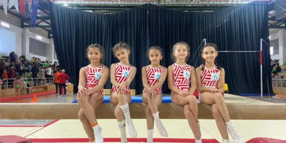 İzmit Belediyespor Kulübüne teşekkür plaketi haberi