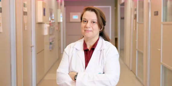 Kadınlar en çok masa başında boyun ağrısından şikayetçi haberi