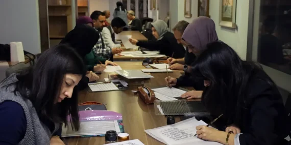 Kaligrafi ile her satır sanat eserine dönüşüyor haberi