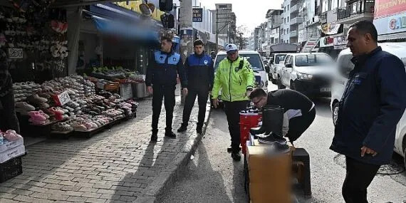 Karabağlar Belediyesi’nden kaldırım ve yol işgallerine karşı ikili denetim haberi