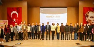 Karabağlar Belediyesi’nin bağımlılık seminerleri yoğun ilgi görüyor haberi