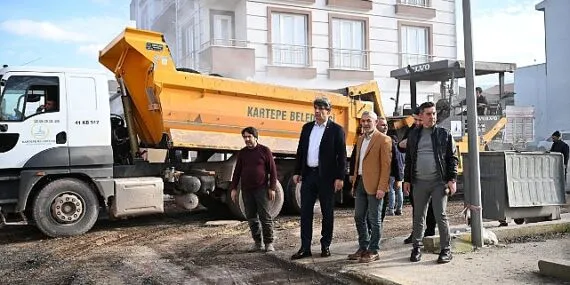 Kartepe İstasyon Mahallesi'ne 280 Ton Asfalt Serildi haberi