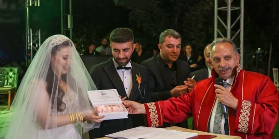 Kayseri Talas mutlu çiftlere ev sahipliği yaptı haberi