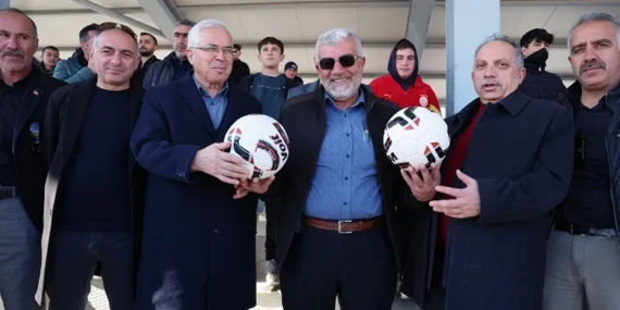 Kayseri Talas protokolünden turnuvaya destek haberi