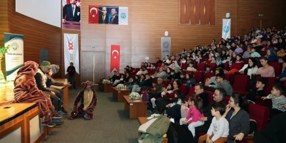 Kayseri Talas'ta çocuklar 'Maharetli Ayı'yla eğlendi haberi