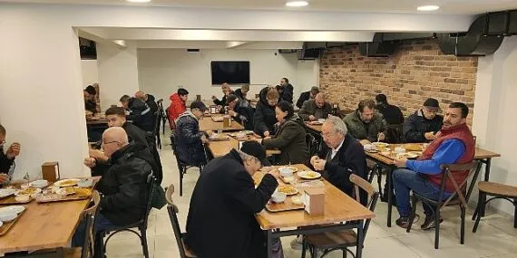 Kemalpaşa Belediyesi tarafından hayata geçirilen Kent Lokantası, vatandaşlar tarafından yoğun ilgi görüyor haberi