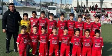 Kemer Belediye Merkez Spor U12, ligi üçüncü bitirdi haberi