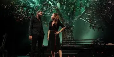 Kerem Alışık ve Evrim Alasya 2200 Kişiye Oynadı! haberi