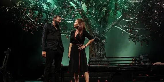 Kerem Alışık ve Evrim Alasya 2200 Kişiye Oynadı! haberi