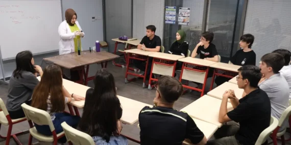 Kocaeli Büyükşehir gençlere 'kılavuz' oluyor haberi