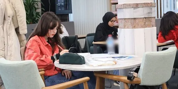 Kocaeli gençliği, Zübeyde Hanım Kütüphanesi’ni çok sevdi; Kitabın kalbi ‘Zübeyde Hanım’da atıyor haberi