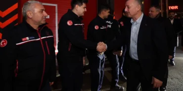 Kocaeli'de Başkan Büyükakın itfaiye teşkilatının yeni yılını kutladı