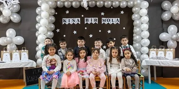 Konak’ta ilk karne mutluluğu haberi