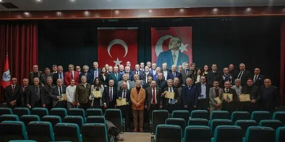 Konak’ta vefa gecesi: Spora emek verenler ödüllendirildi haberi