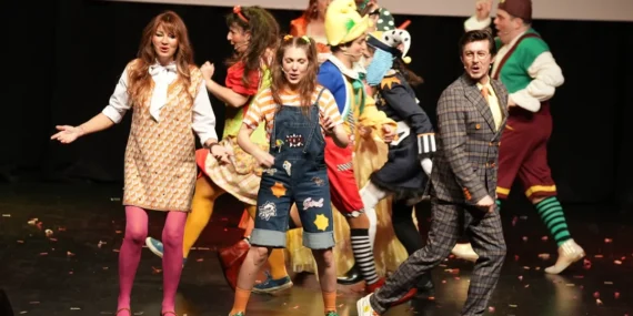 Kusursuz Dünya Müzikali'ne yoğun ilgi haberi