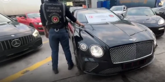 Lüks araç kaçakçılığına darbe!