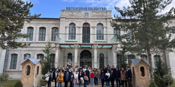 Malatya'da gençlere kültür bilinci aşılanıyor