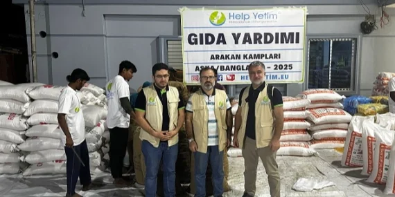 Mardinli gazetecilerden Bangladeş’te insani yardım çalışması haberi