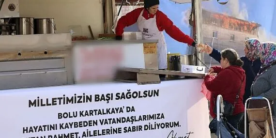 Muğla Büyükşehir Yangında Hayatını Kaybedenler İçin Lokma Dağıttı haberi
