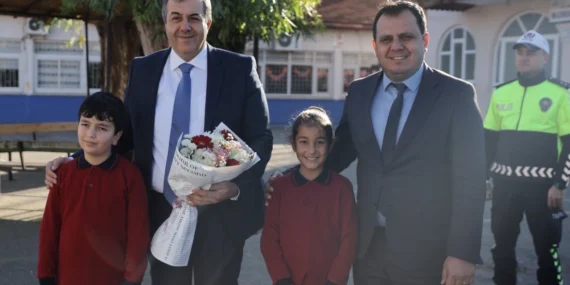 Muğla Dalaman'da ilçe protokolü karne sevincine ortak oldu haberi