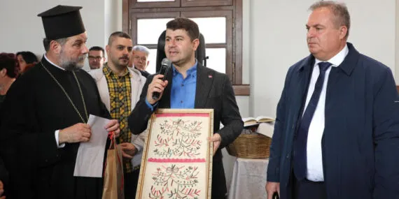 Ortodoks ve Rum cemaati Mudanya Tirilye'de denizden haç çıkarttı! haberi