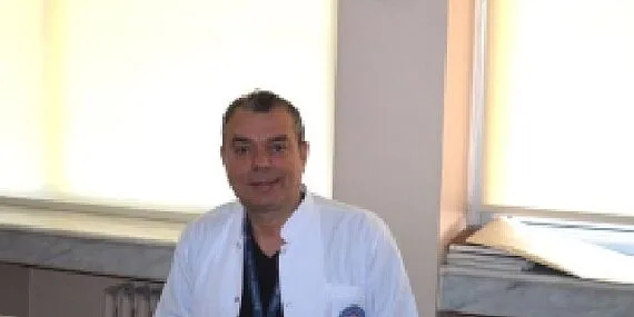 Prof. Dr. Akay, “Ağız ve diş sağlığınız için sigarayı bırakın” haberi