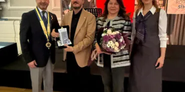 Prof. Mehmet Ali Sanlıkol'a Rotary Meslek Hizmet Ödülü haberi
