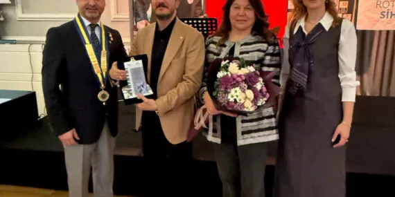 Prof. Mehmet Ali Sanlıkol'a Rotary Meslek Hizmet Ödülü haberi