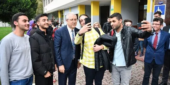 Rektör Budak, “Üniversitemiz Kütüphanesinin, kaynak sayısını 490 binden 8 milyona çıkardık” haberi