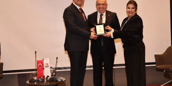 Şadi Özdemir: ''Kentsel dönüşümde belediyeler sürecin merkezinde olmalı'' haberi