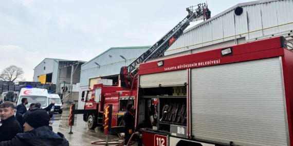 Sakarya itfaiyesinin hızlı müdahalesiyle olası facia önlendi haberi