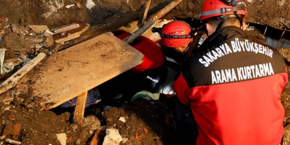 Sakarya’da ateş savaşçıları 2024’te yüzlerce cana ‘nefes’ oldu haberi
