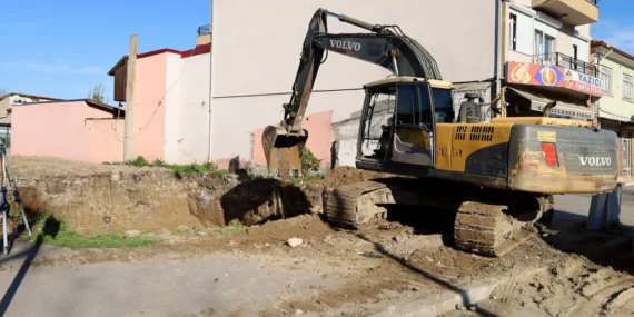 Sakarya’nın merkezindeki tarihi konağa ilk kazma vuruldu haberi