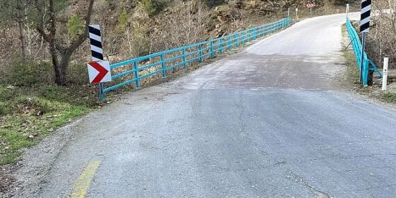 Salihli ve Alaşehir’de Köprü Korkulukları Yenilendi