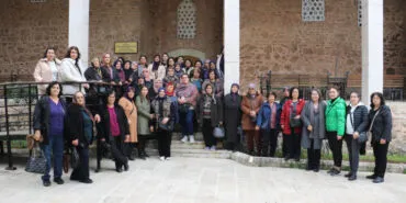 Saruhanlılı kadınlar Manisa’yı adım adım gezdi haberi