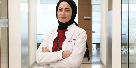 Sigara, ağız ve diş sağlığını birçok açıdan etkiliyor! İmplant tedavisinin başarısı, sigara kullanımına bağlı… haberi