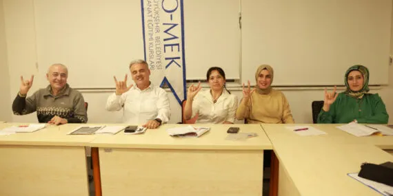Tek işaret tek anlam için KO-MEK’te eğitim alıyor haberi