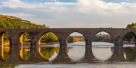 Türk modacı Recep Demiray'dan eşsiz bir hikaye haberi
